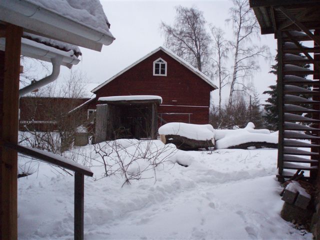 Lnn p marken och sn p taken, sett frn andra sidan (mars 2007)